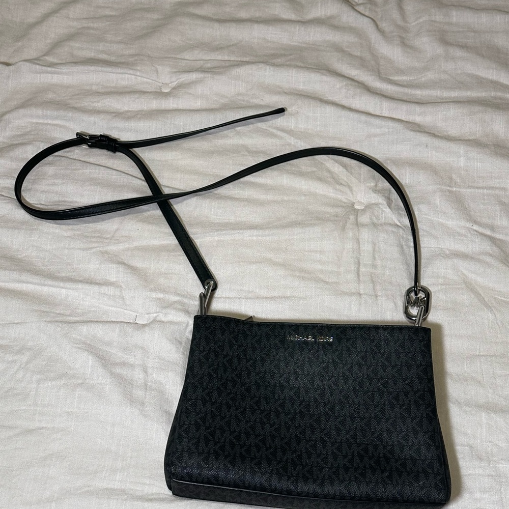 Michael Kors Elegant Black Crossbody Bag